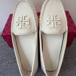 Tory Burch Cream Leather Logo Driving Loafers